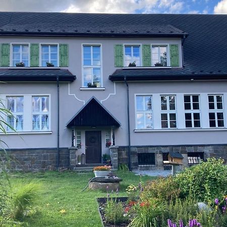 Apartmany Ceska Skola Lipova  المظهر الخارجي الصورة